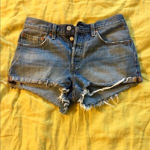 Levi 501 High waisted cut off shorts
